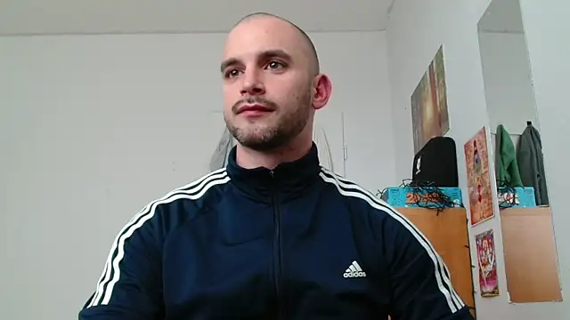 Show modela OskarBreno na web-kameri