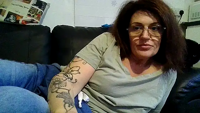 Chatroom XXX en direct de RubyyRosee
