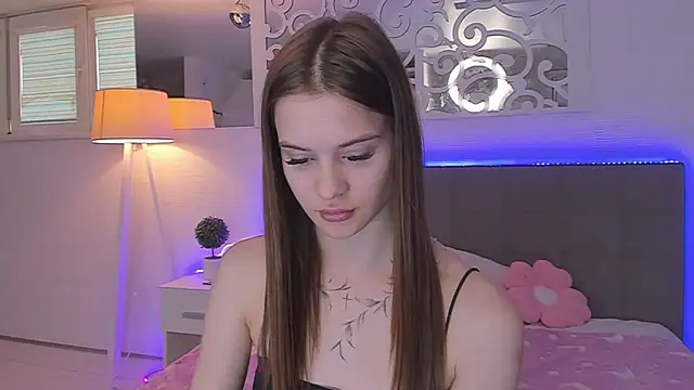 LuisaClover – Naživo XXX chat