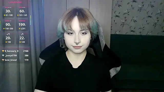 LeisaHopperstad's Live Chat Room