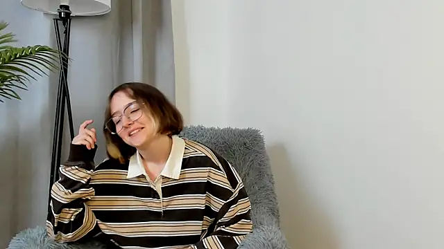 دردشة JaclynBoluda الجنسية المباشرة