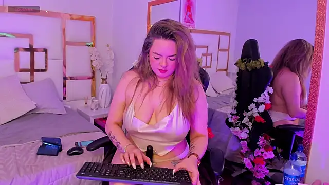 AvaMiia Chat XXX live