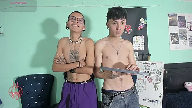 TYLERhHOT2005 Show Webcam