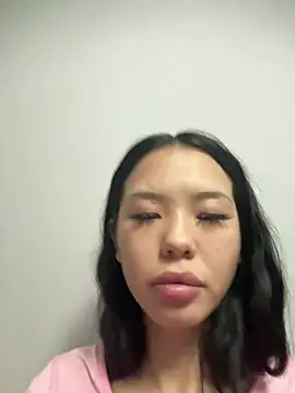 ikirkira's Live XXX Chat