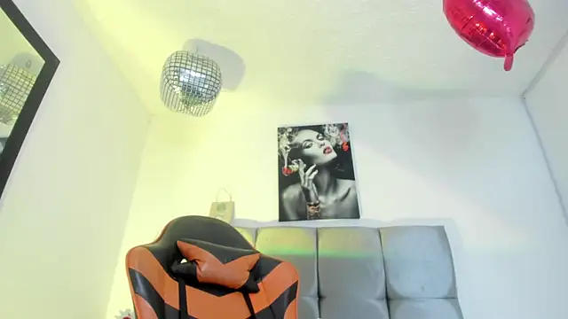 Ariel_star1 élő XXX-chatje