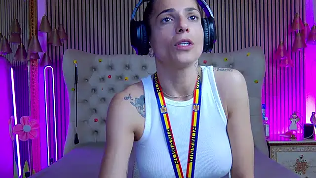 PlayfulShow Chat XXX live