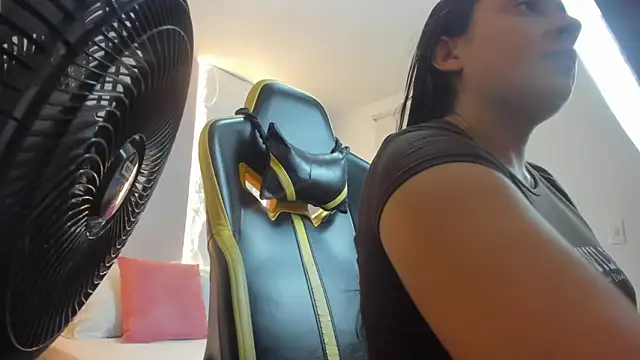 kira_relish's Live XXX Chat
