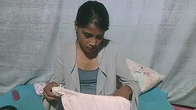 SexyIndianSky69's Live Chat Room