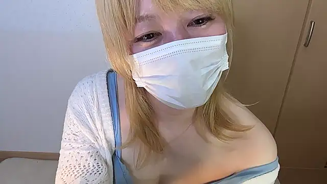 Chat +18 de kitty_kyoto ao vivo