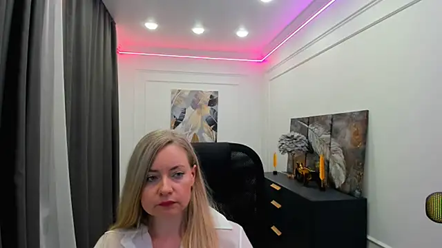 CharlotteKerti Chat XXX live