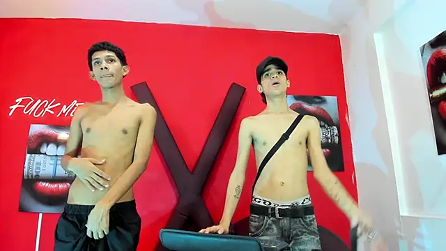 TWINKS_BOYSX webcam show