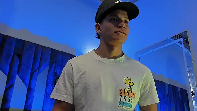 TonyPetrovjs 现场XXX聊天