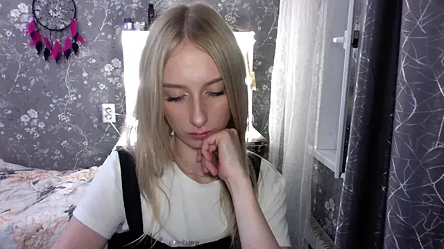 AliceTwinkle Webcam-Show