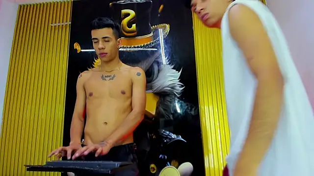 Guys_Latino_Hot webcam show