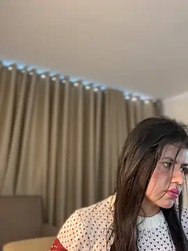 Zandrina 라이브 XXX 채팅