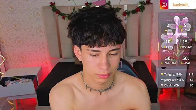Chat +18 de kaelwolf_tay ao vivo