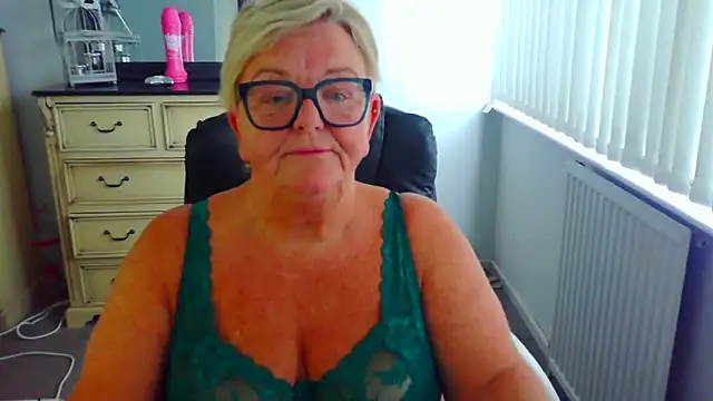 BridgetBlueEyes' Live XXX Chat