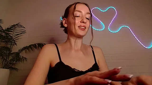 WhitePrincessLuna's Live XXX Chat