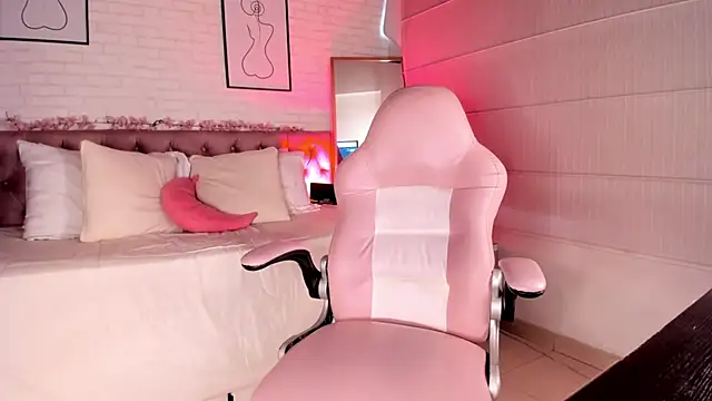 _Abby_23_'s Live Chat Room