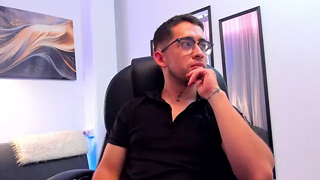Tommas_Jhonson webkamerás műsora