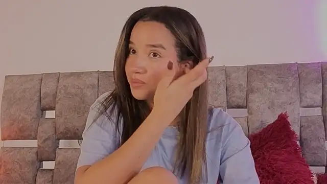 emilyrouxe – Naživo XXX chat