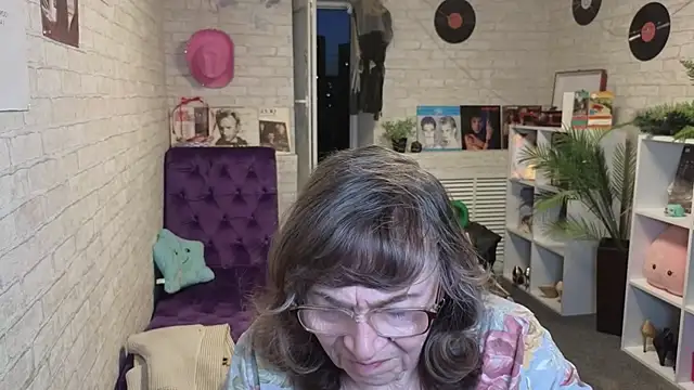 Betty_Brick Show Webcam