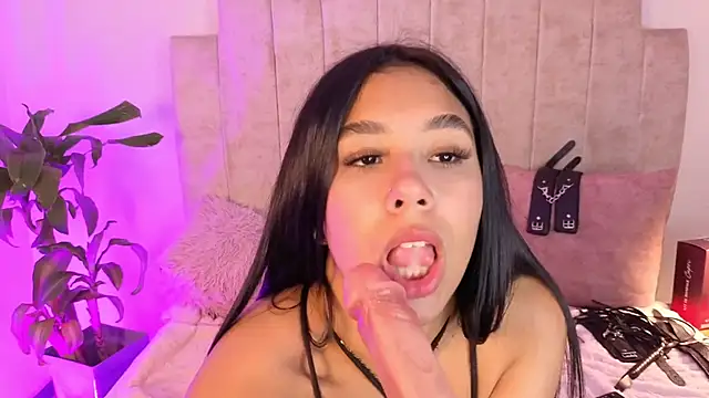 Chat +18 de Alana_mitchell18 ao vivo