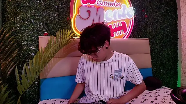 XXX chat uživo modela Krown_nox