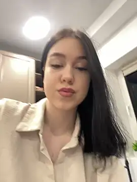 Mimi_Shine Chat XXX in diretta