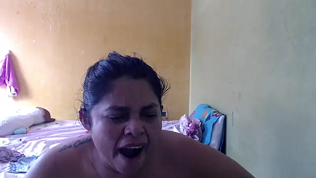 yulieth_bbw's Live XXX Chat