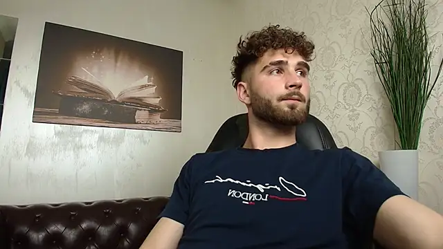 KyloEast Chat XXX live