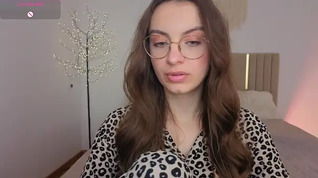 Онлайн чат XXX Real_cutie1