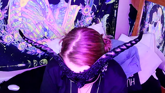 Princessblazed444's Webcam Show