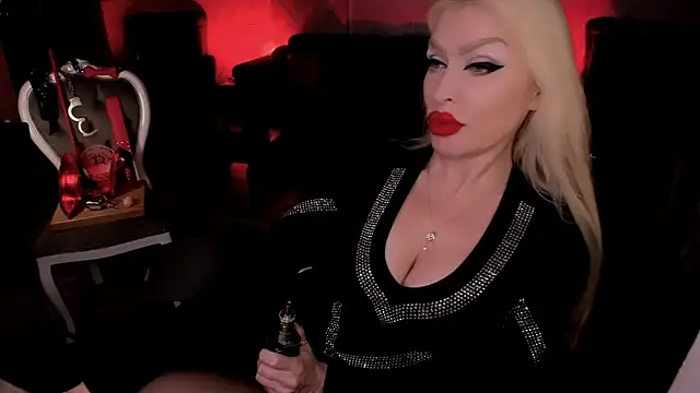 Chatroom XXX en direct de FinDomGod
