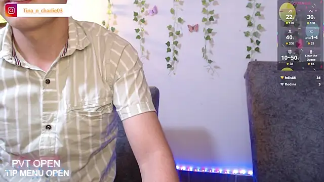 Chatroom XXX en direct de Tina_4_Charlie