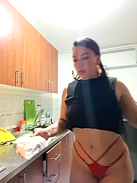 katherineFostel Adlı Modelin Canlı XXX Sohbeti