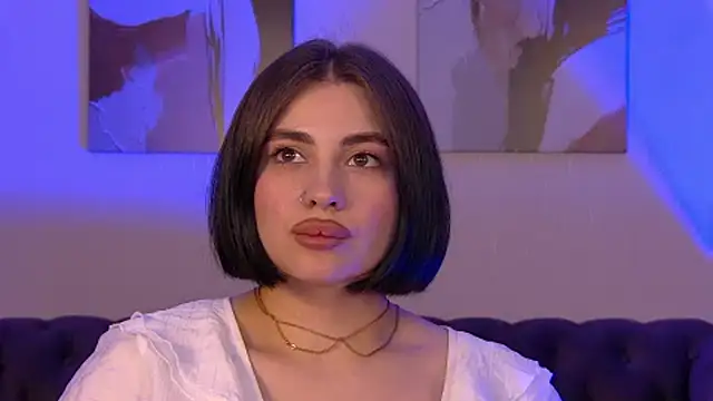 AdrianaToress' Live XXX Chat