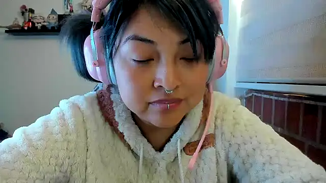 Chat XXX en directo de Shaddycute_