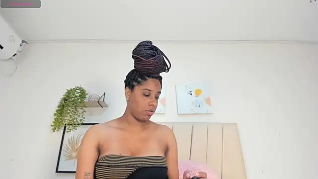 Chat XXX en directo de Sophia_Ebony
