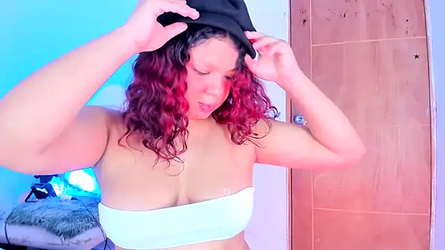 دردشة Emily_Coper18 الجنسية المباشرة