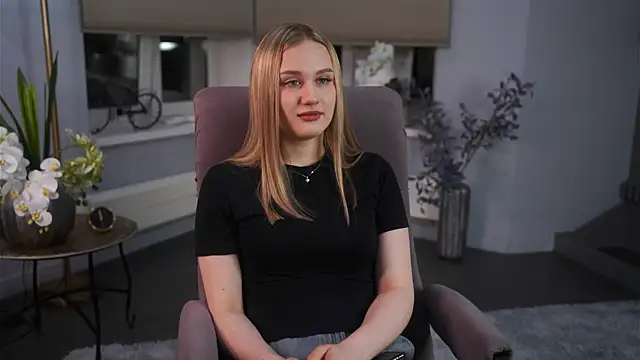 Pertunjukan Kamera Web DanikaGudinas