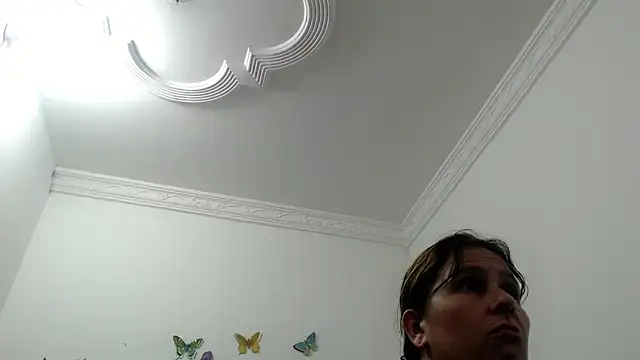 victoria_jones 即時 XXX 聊天