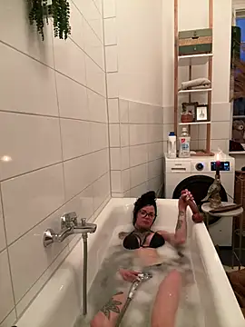 SkinnyLilly 现场XXX聊天