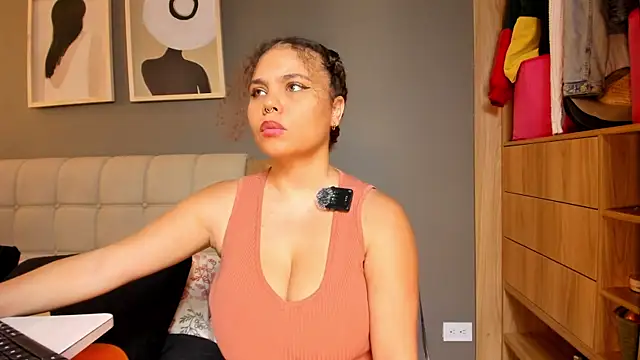 Bloom_Noor Live XXX-chat