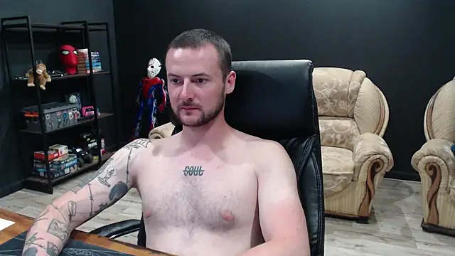 Show modela MihasikD na web-kameri