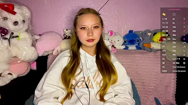 MertieVandusen's Live Chat Room