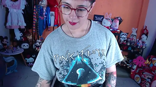 Онлайн чат XXX MissMiia2