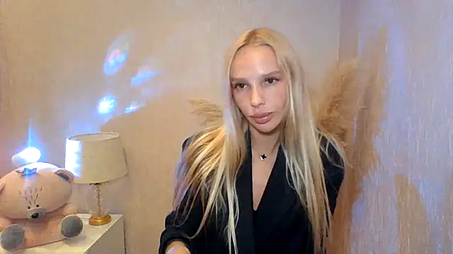 Milieva11 Adlı Modelin Canlı XXX Sohbeti