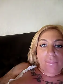 MiaMooly's Live XXX Chat
