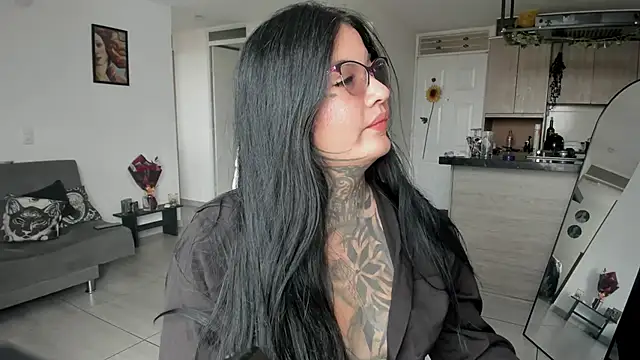 Unatatuada live XXX chat